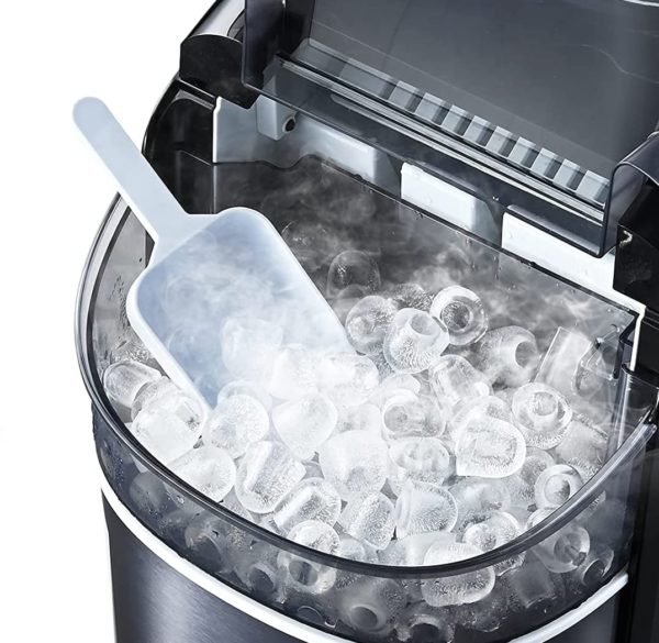 This Countertop Ice Maker Freezes in Just 6 Minutes