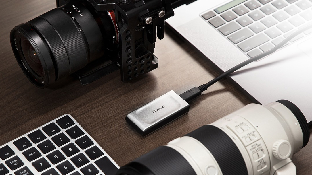 7 Best Mini Portable SSDs That Can Fit in Any of Your Pocket