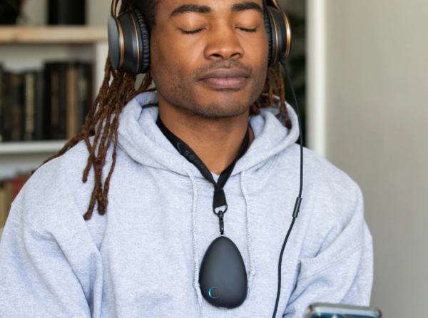 opz8is male headphones sensate device