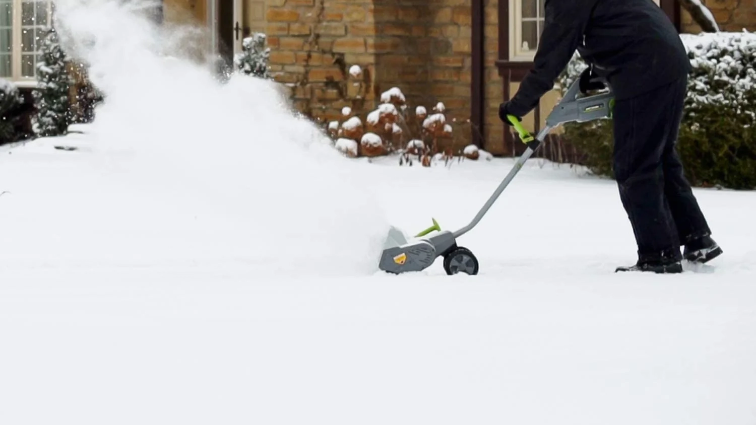 Earthwise Effortless Electric Cordless Snow Shovel