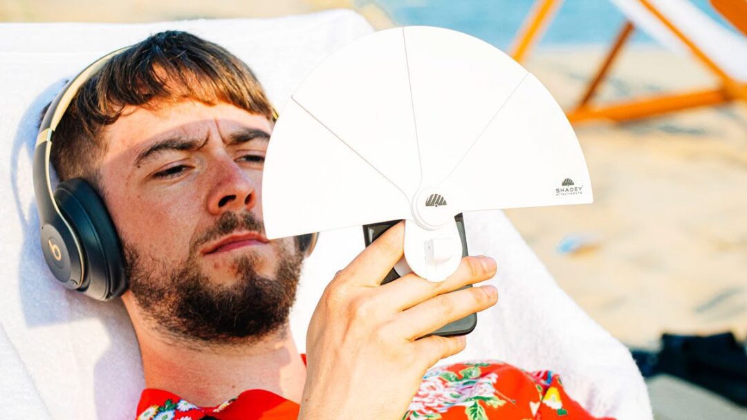 Shadey Universal Smartphone Shade