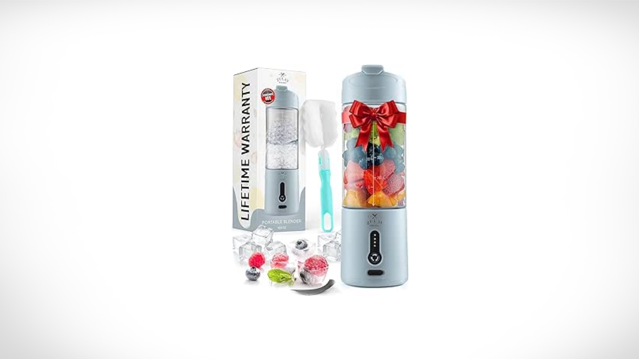 This Portable Blender Crushes Ice and Blends Smoothies On the Go