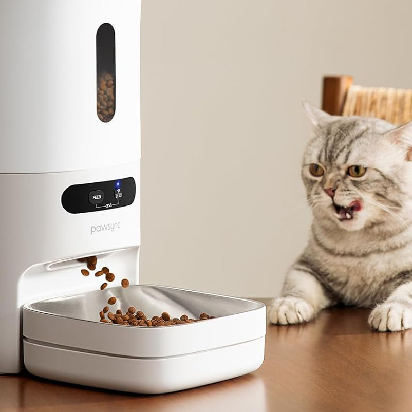 This Smart Feeder Tracks Your Pet’s Food Intake and Dispenses Up to 10 Meals a Day