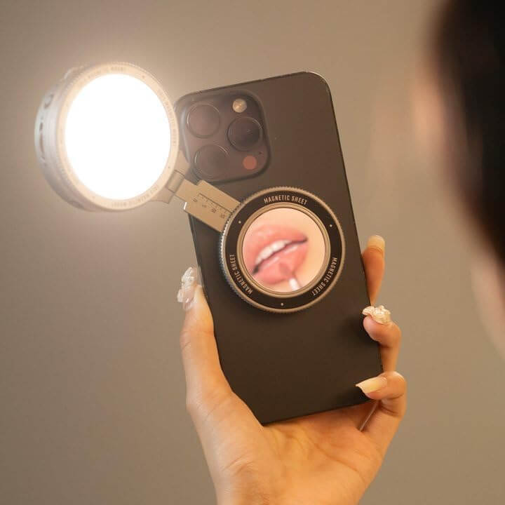 Sol 5 Magnetic Selfie Light Provides Perfect Bi-Color Illumination